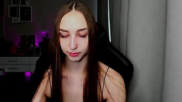 Snapshot of Sm0ly chatting on 05.17.26 Sm0ly online show from 05.17.26
