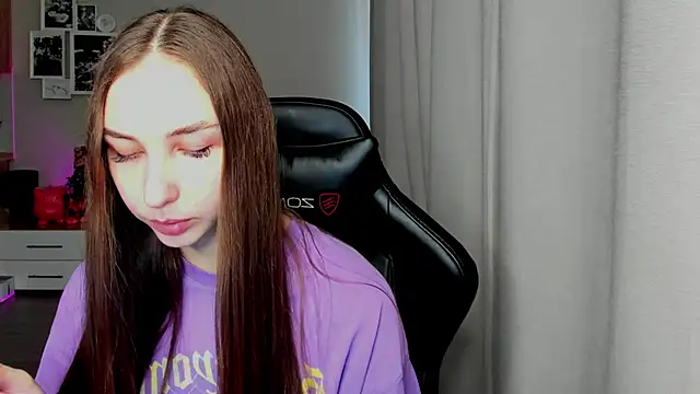 Snapshot of Sm0ly chatting on 05.27.26 Sm0ly online show from 05.27.26