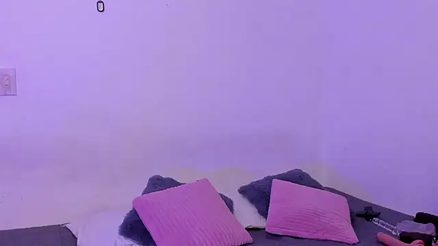 crystalvazquez online show from 12.05.25