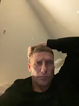 aaronmc311840 online show from 09.18.25