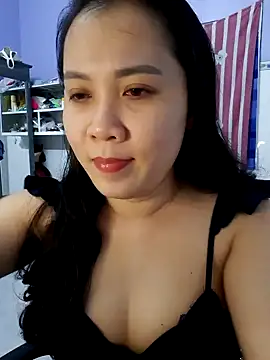 Benlla2802 online show from 12.19.24