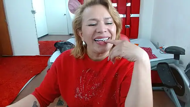 Snapshot of krystal_thomson chatting on 09.23.25 krystal thomson online show from 09.23.25