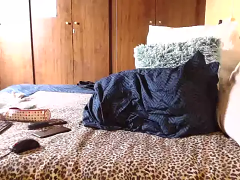 LONGBLKCLIT36 online show from 04.11.26