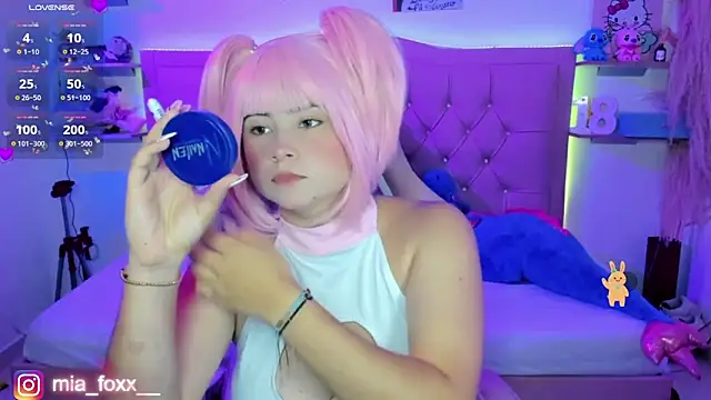 Mia foxx  online show from 12.02.25