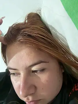 Mia foxx  online show from 12.23.25