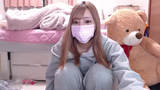 Snapshot of _chanMOMO_ chatting on 12.30.24 chanMOMO online show from 12.30.24