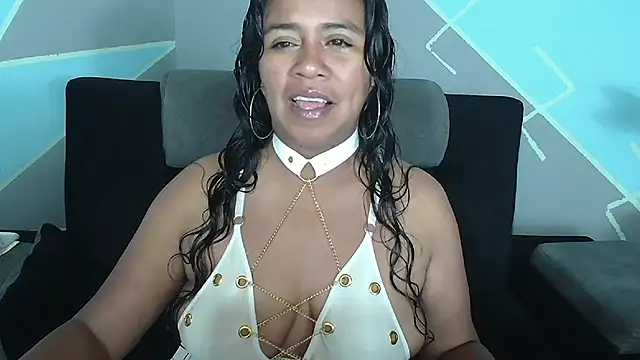 Snapshot of saggil23 chatting on 10.15.25 saggil23 online show from 10.15.25