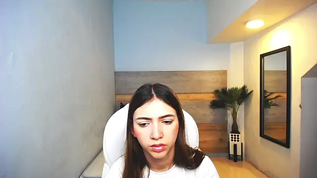 Snapshot of liseth_fox chatting on 12.20.24 liseth fox online show from 12.20.24