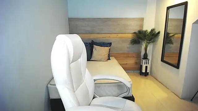 Snapshot of liseth_fox chatting on 01.29.25 liseth fox online show from 01.29.25