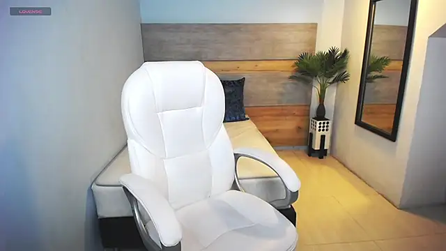 Snapshot of liseth_fox chatting on 02.04.25 liseth fox online show from 02.04.25