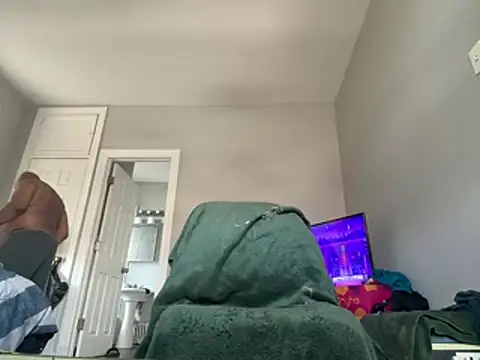 ChiRaqb8 online show from 04.14.26