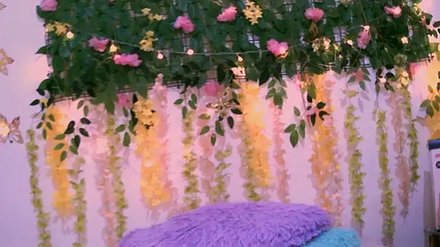 Crysrus online show from 02.23.25