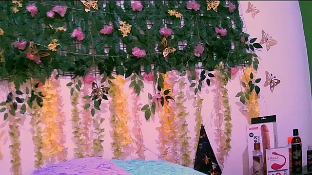 Crysrus online show from 10.10.25