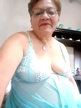 Snapshot of Madrastrahot69 chatting on 11.05.25 Madrastrahot69 online show from 11.05.25