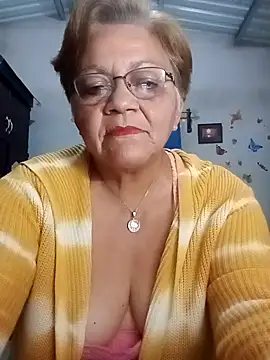 Snapshot of Madrastrahot69 chatting on 12.16.25 Madrastrahot69 online show from 12.16.25