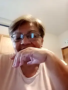 Snapshot of Madrastrahot69 chatting on 02.13.26 Madrastrahot69 online show from 02.13.26