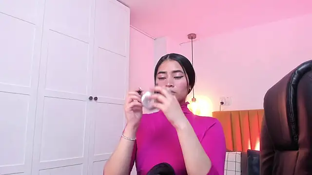 lara madisson online show from 12.05.24