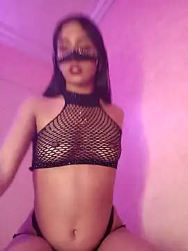 Snapshot of ---sophia--- chatting on 12.21.25 ---sophia--- online show from 12.21.25