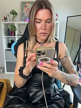 Lara Bergmann online show from 03.29.26