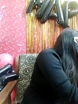 Snapshot of Hotty-simran chatting on 02.15.25 Hotty-simran online show from 02.15.25