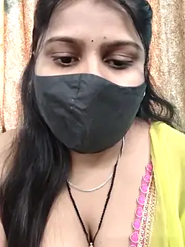 Snapshot of Hotty-simran chatting on 11.25.25 Hotty-simran online show from 11.25.25