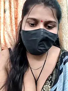 Snapshot of Hotty-simran chatting on 12.16.25 Hotty-simran online show from 12.16.25