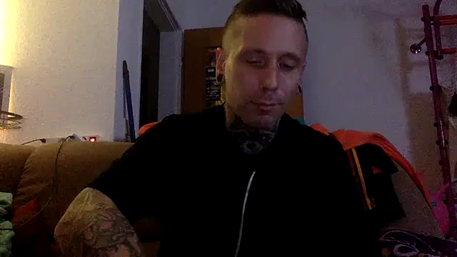 Snapshot of Schabernack1990 chatting on 12.20.24 Schabernack1990 online show from 12.20.24