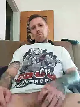 Snapshot of Schabernack1990 chatting on 12.28.24 Schabernack1990 online show from 12.28.24