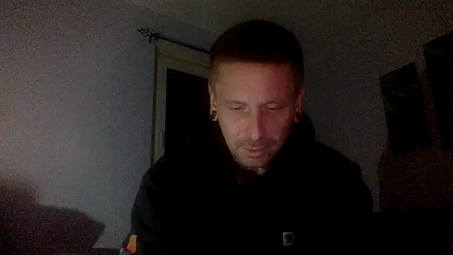 Snapshot of Schabernack1990 chatting on 09.23.25 Schabernack1990 online show from 09.23.25