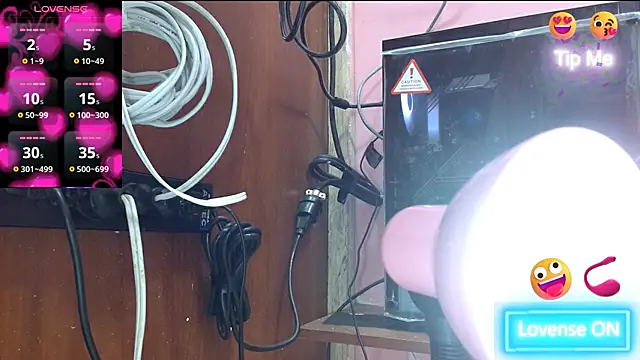 escarlett hott online show from 09.13.25