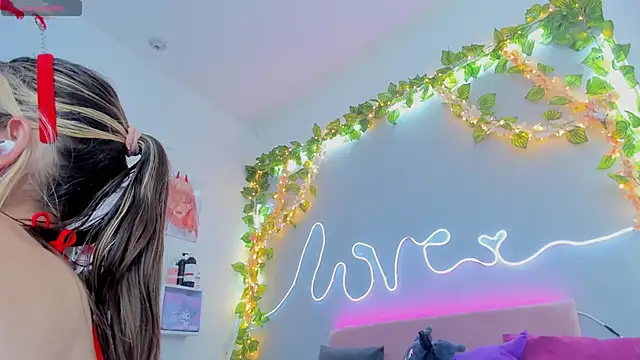 YouliteSllut2 online show from 12.07.24