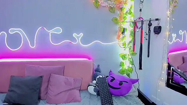 YouliteSllut2 online show from 01.12.25