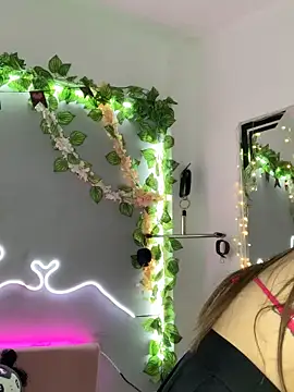 YouliteSllut2 online show from 02.28.25