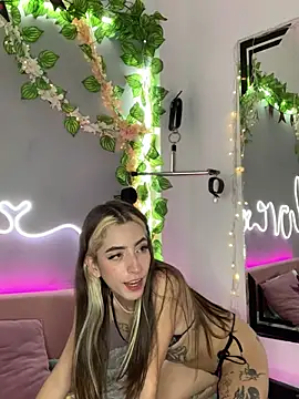 YouliteSllut2 online show from 03.05.25