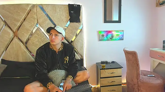 parejacaliente20154 online show from 11.12.25