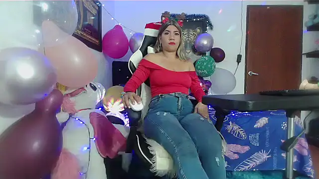 Snapshot of sexy_bunny_hot chatting on 12.11.24 sexy bunny hot online show from 12.11.24