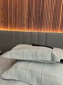 EmiilyAdams  online show from 02.04.26