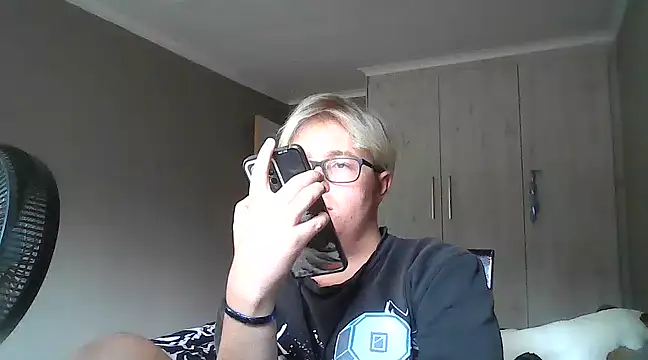 bisexualboy05 online show from 02.10.25