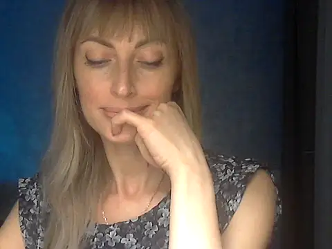 Snapshot of EffectMaya chatting on 04.30.26 EffectMaya online show from 04.30.26