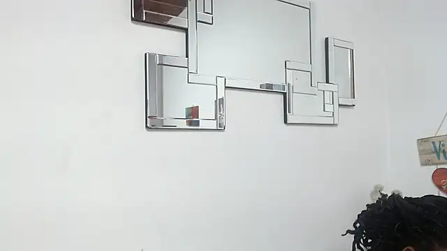 Madeline Woods online show from 10.10.25