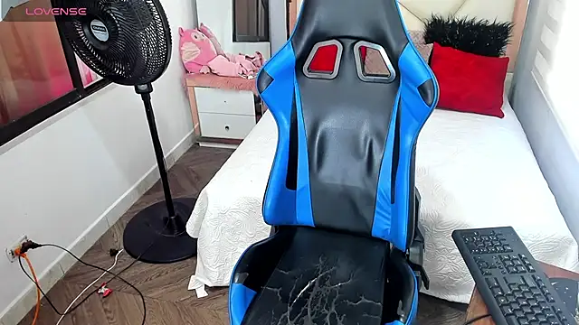 Backsex boy online show from 10.04.25