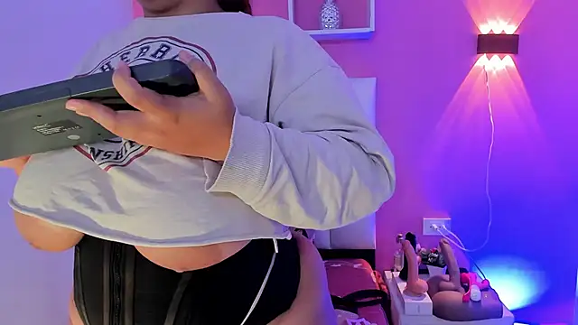 Alanna hot3 online show from 10.10.25