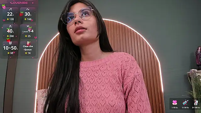 NayeCloud online show from 11.08.25