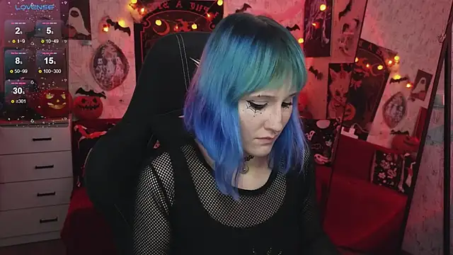 little Elika online show from 10.31.25