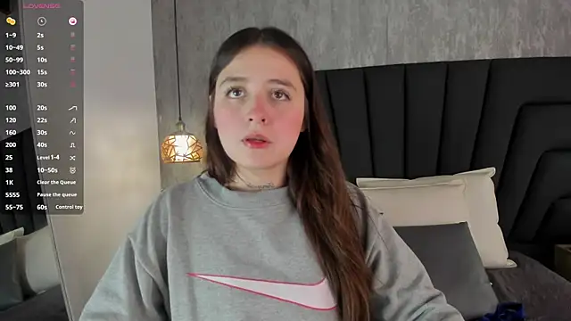 Sabrina Lennox online show from 03.07.25