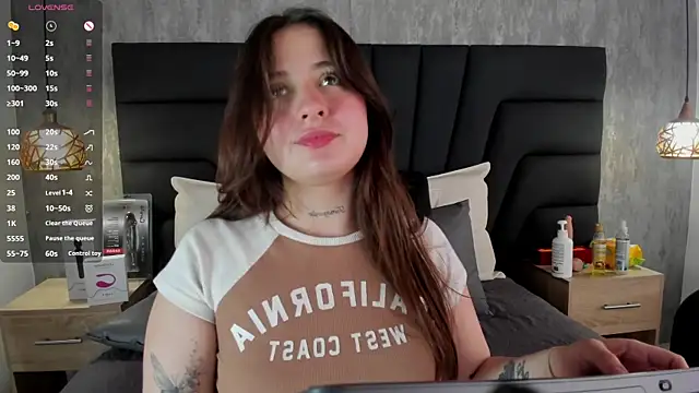 Sabrina Lennox online show from 03.14.25