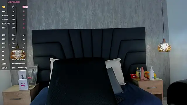 Sabrina Lennox online show from 03.22.25