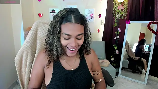 aleja montiel   online show from 03.10.25