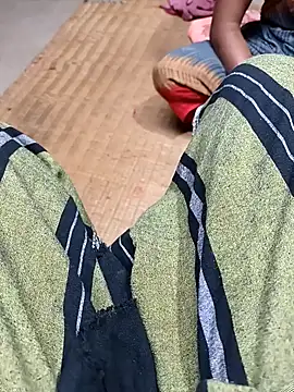 Snapshot of hairipussy2 chatting on 02.21.25 hairipussy2 online show from 02.21.25