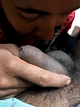 Snapshot of hairipussy2 chatting on 03.01.25 hairipussy2 online show from 03.01.25